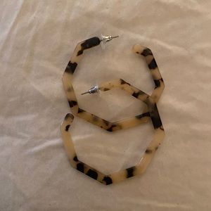 Tortoiseshell hoop earrings